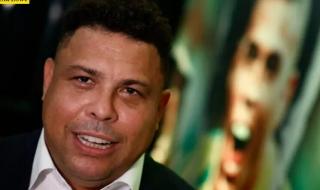 梅西举起大力神杯 梅西举起大力神杯